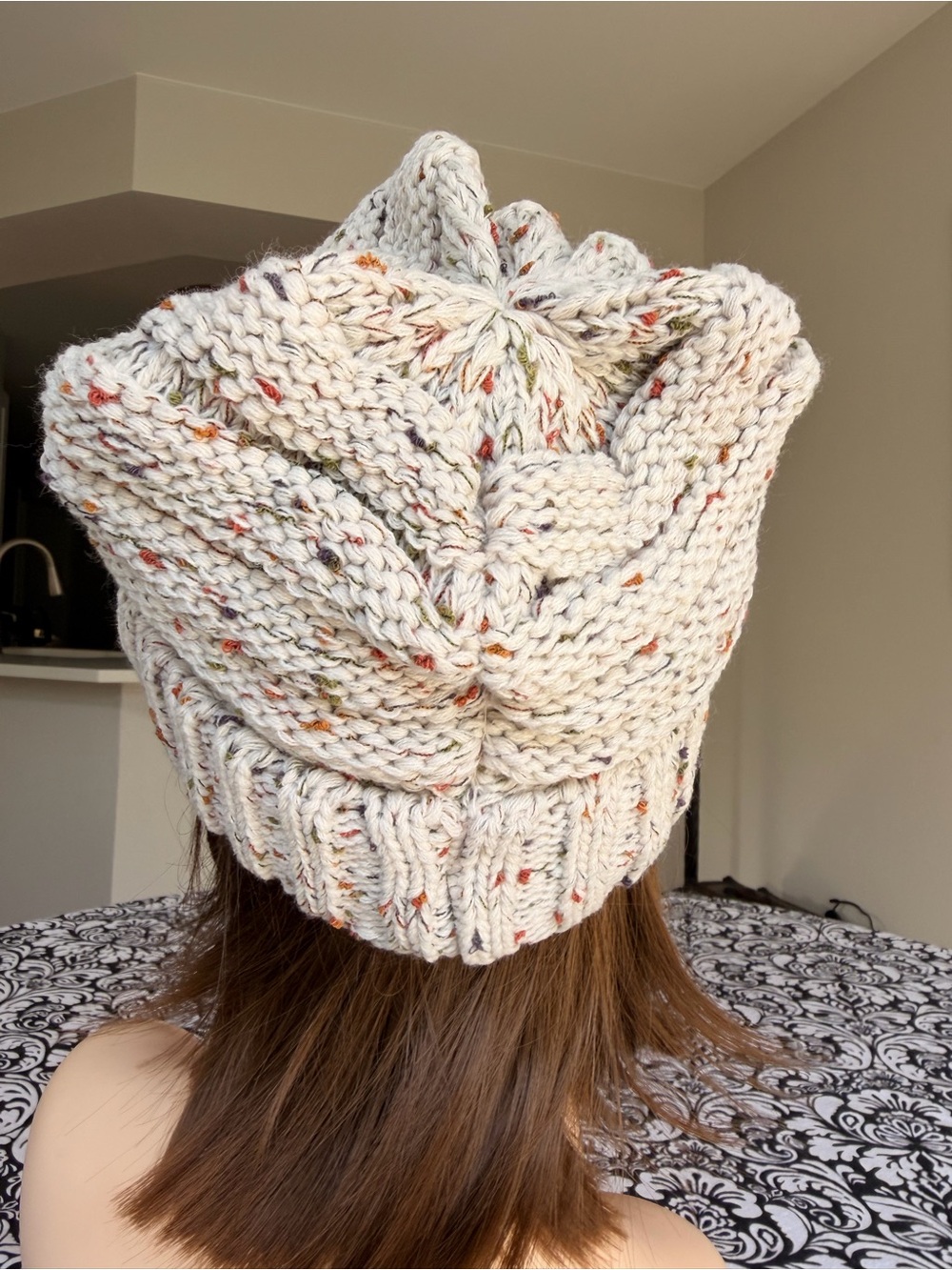 C.C. Exclusives Cream Tweed Knit Newsboy Cabbie Hat - Picture 6 of 11